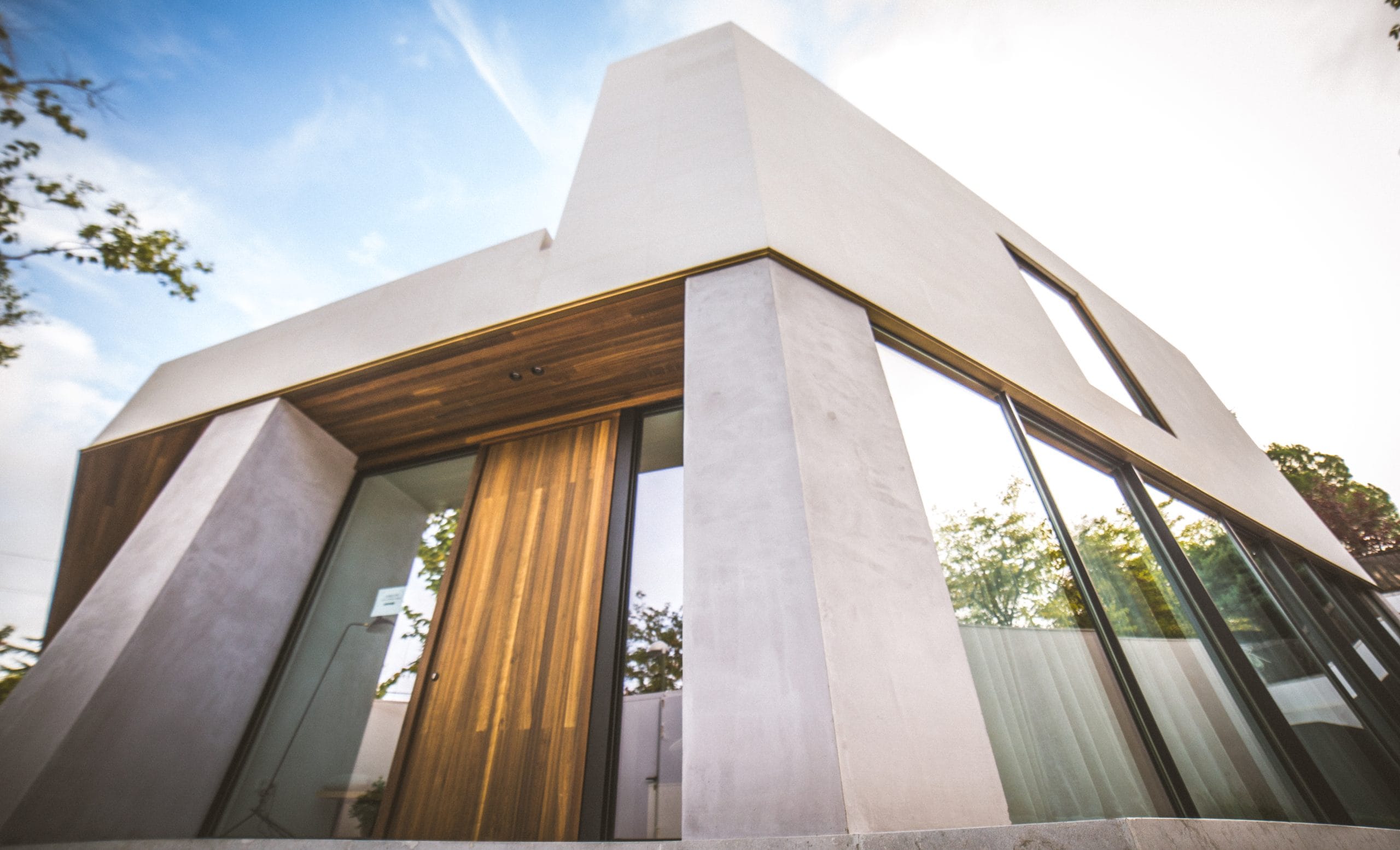 Fachada de la clínica CIMA Dental en Mirasierra, junto a Arroyofresno