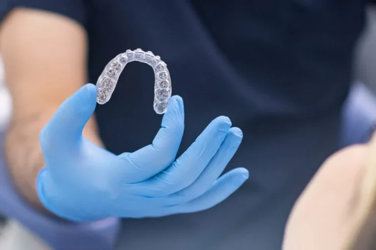 Ortodoncia invisible o brackets: cómo elegir según tu caso
